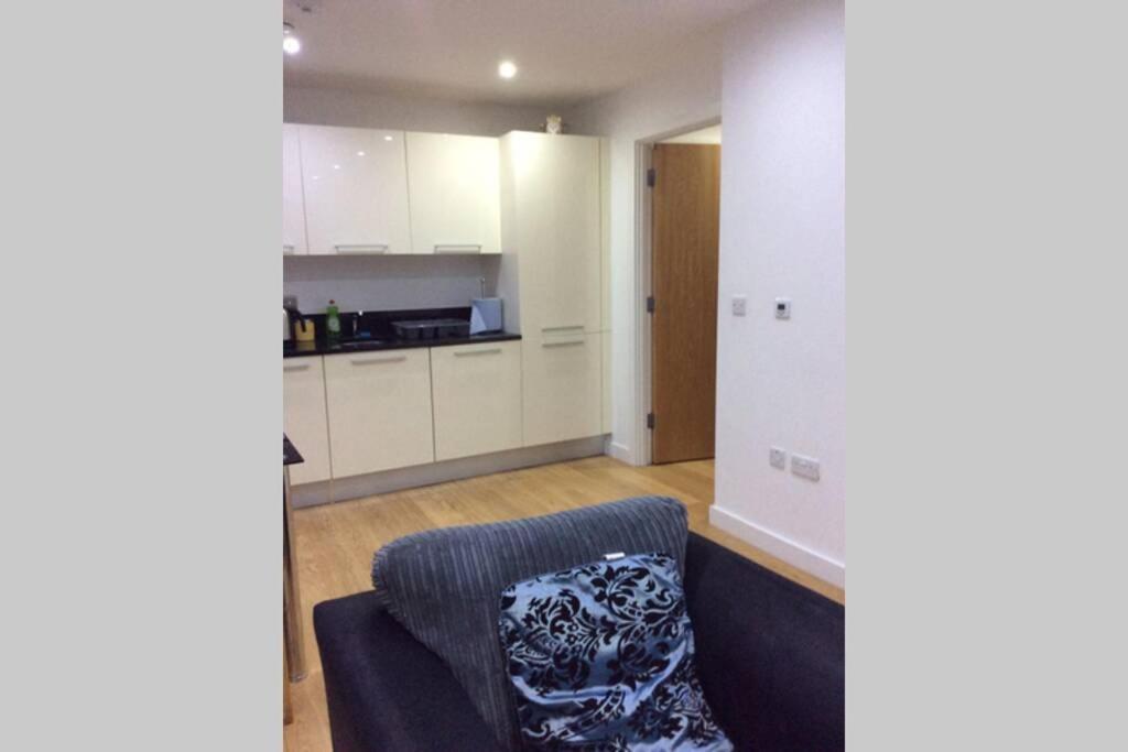 Max'Em Lexington Luxury Apartment สลาว ภายนอก รูปภาพ