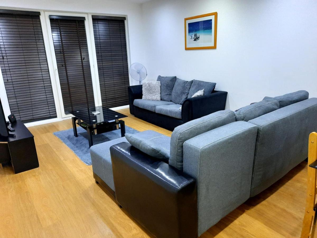 Max'Em Lexington Luxury Apartment สลาว ภายนอก รูปภาพ
