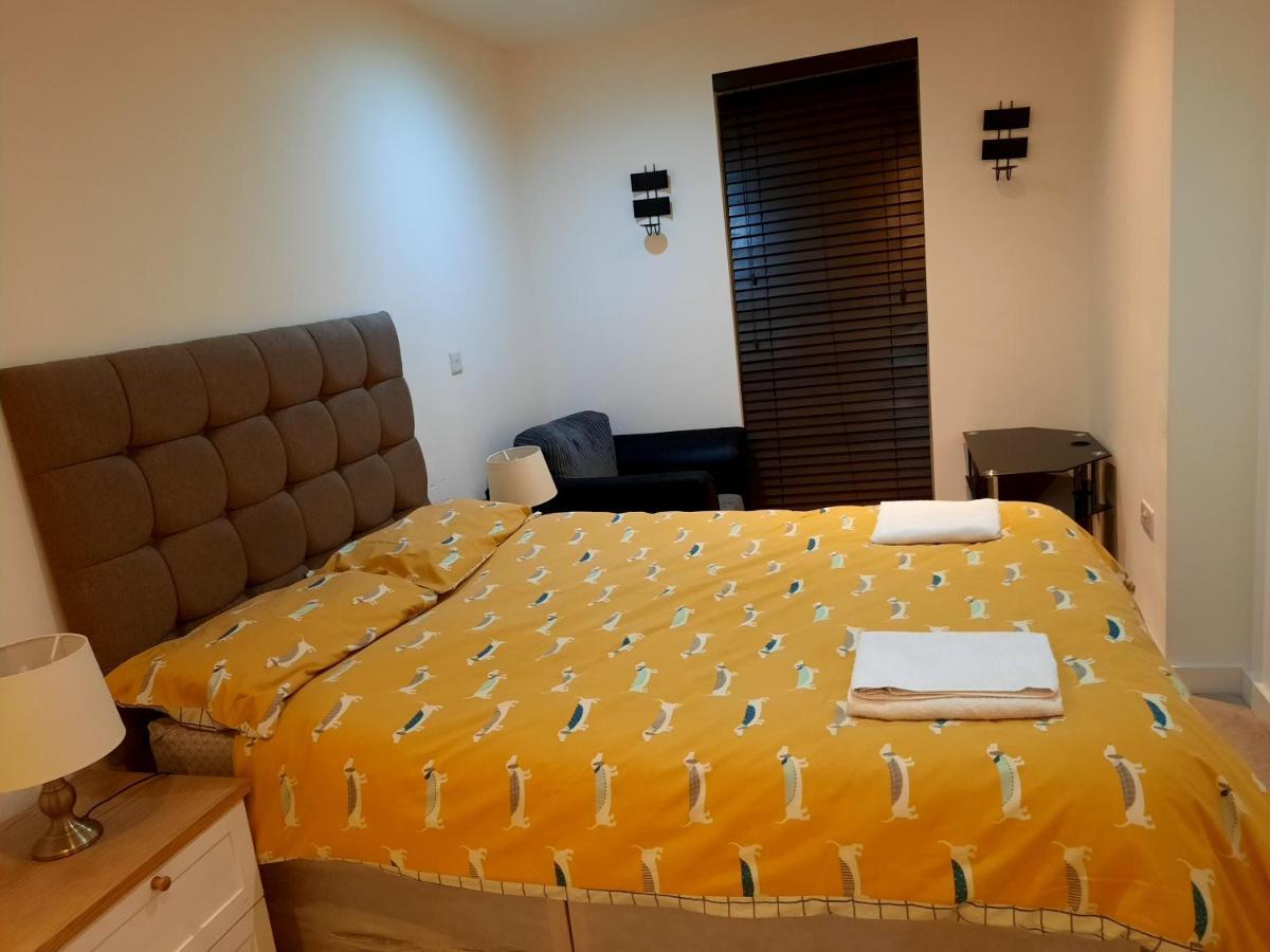 Max'Em Lexington Luxury Apartment สลาว ภายนอก รูปภาพ